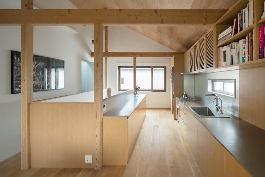 Casa de estilo japones, conoce su diseño interior moderno en madera, y