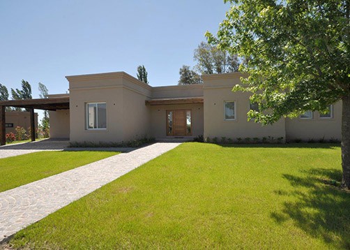 Casa Tipo Campo de Estilo Clásico 2