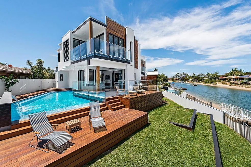 Casa moderna de dos pisos con piscina, disfruta de un interior único y