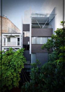 casa pequeña de 3 pisos