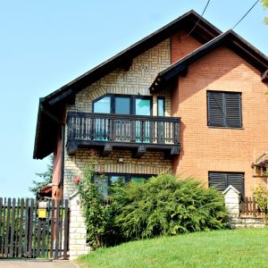 casas de tres pisos