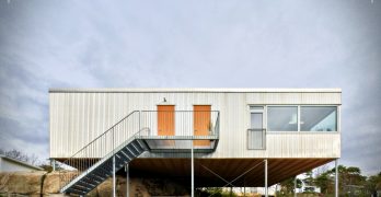 casa con fachada de aluminio