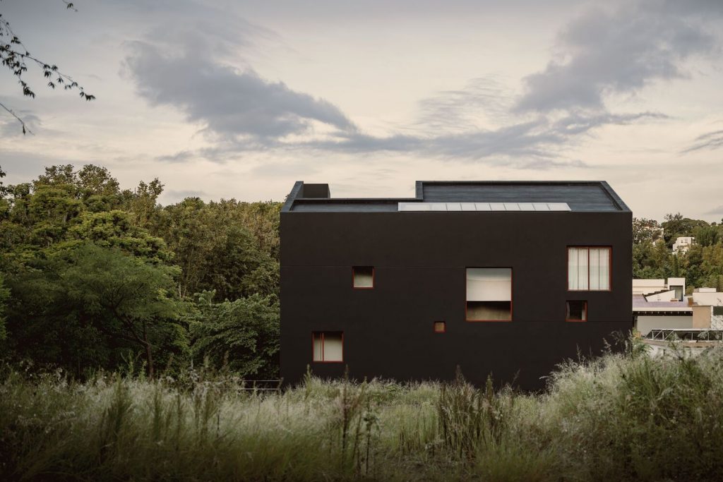 fachadas modernas de casas de dos plantas sencillas