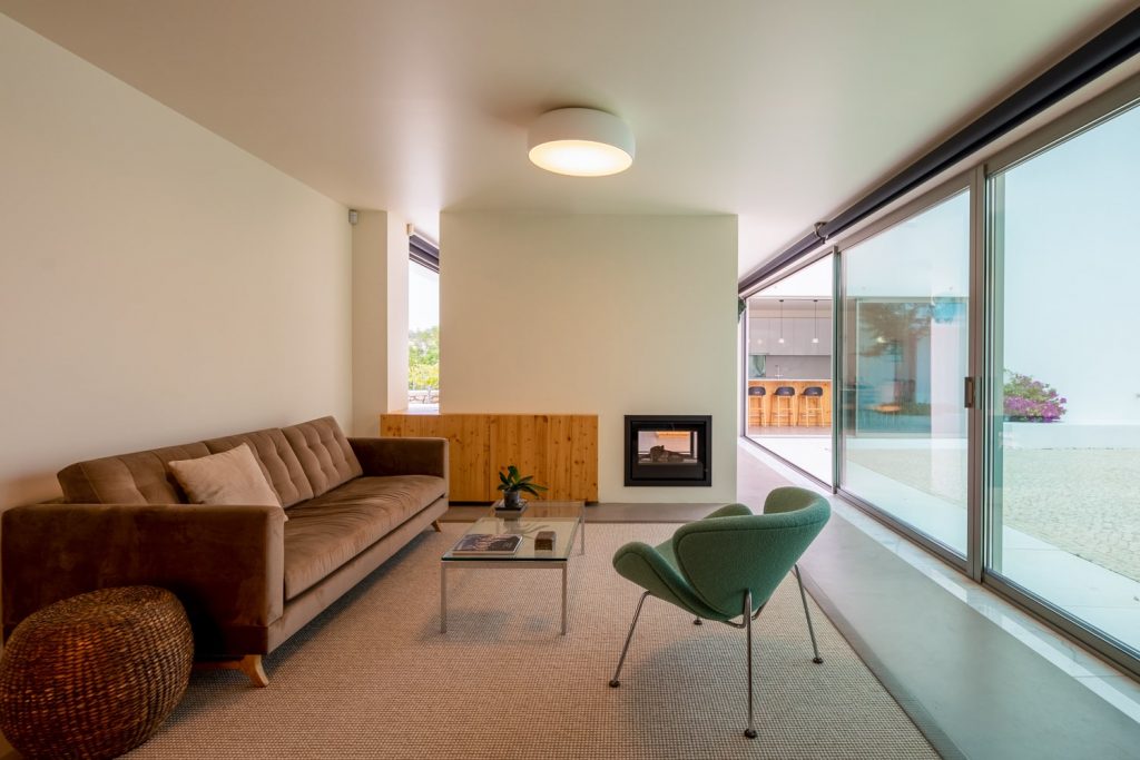 diseño interior moderno para casa de una planta