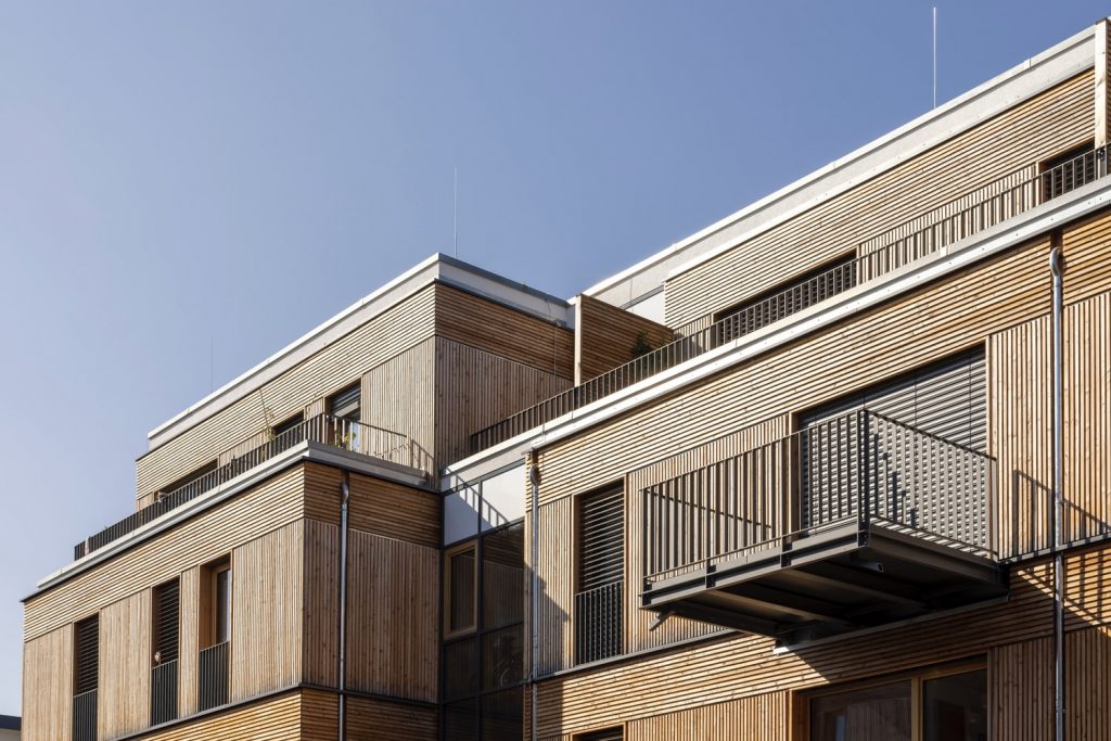 Fachadas de madera para apartamentos