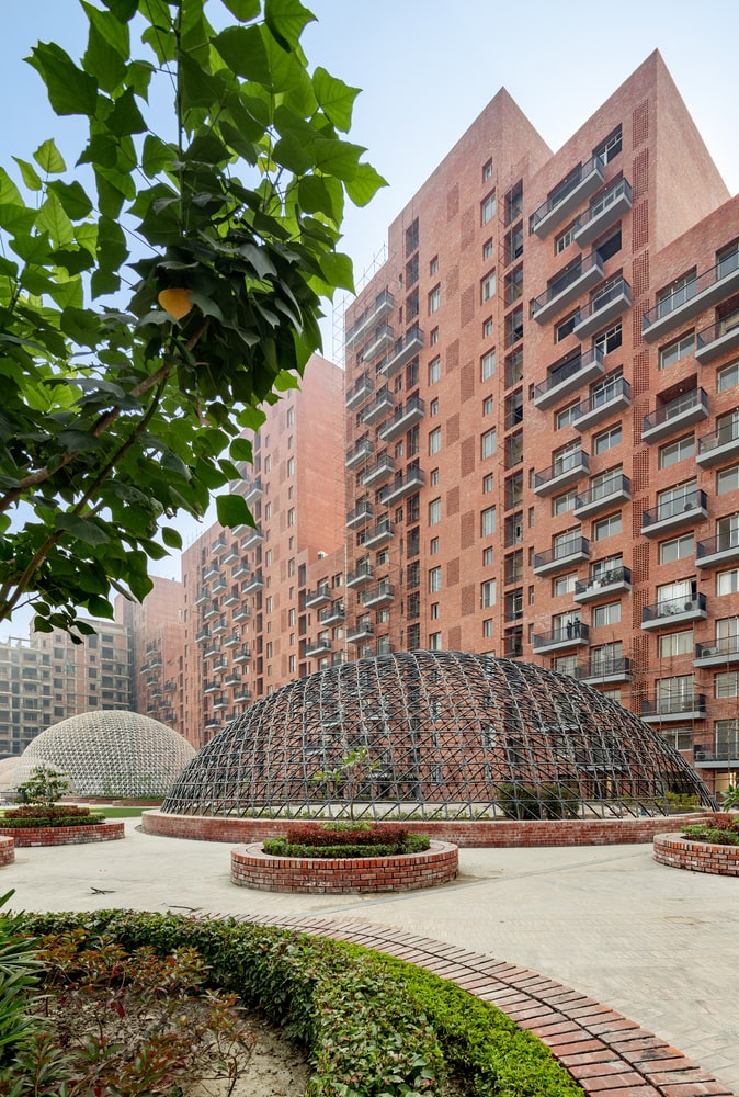 Patio central del edificio - Diseño de pajarera 