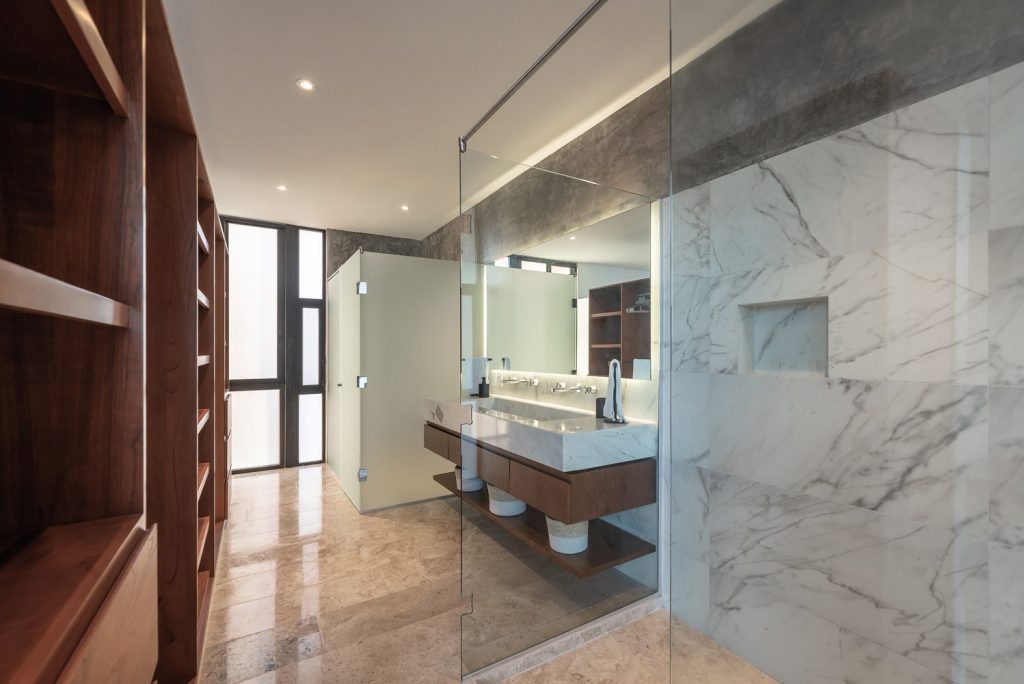 baños modernos con marmol