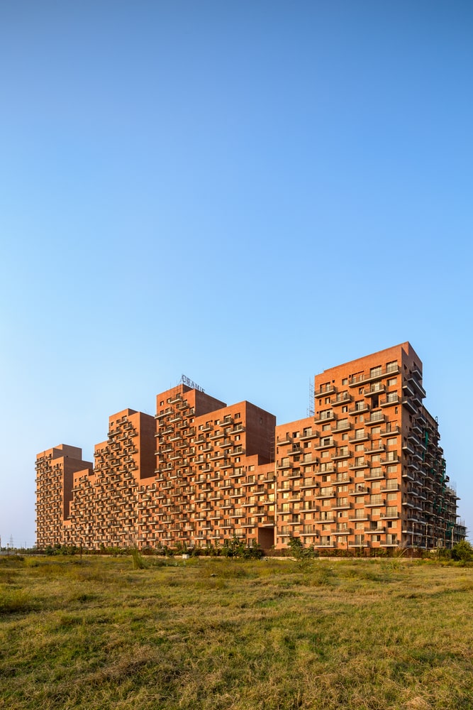 Construcción del edificio de ladrillo