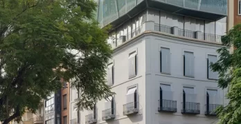 edificio de 4 pisos