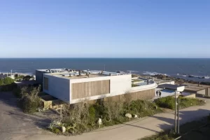 fachadas de casas modernas de 2 pisos